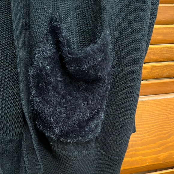 NWOT UGG Black Open Front Cardigan with Faux Fur Pockets - Picture 4 of 10